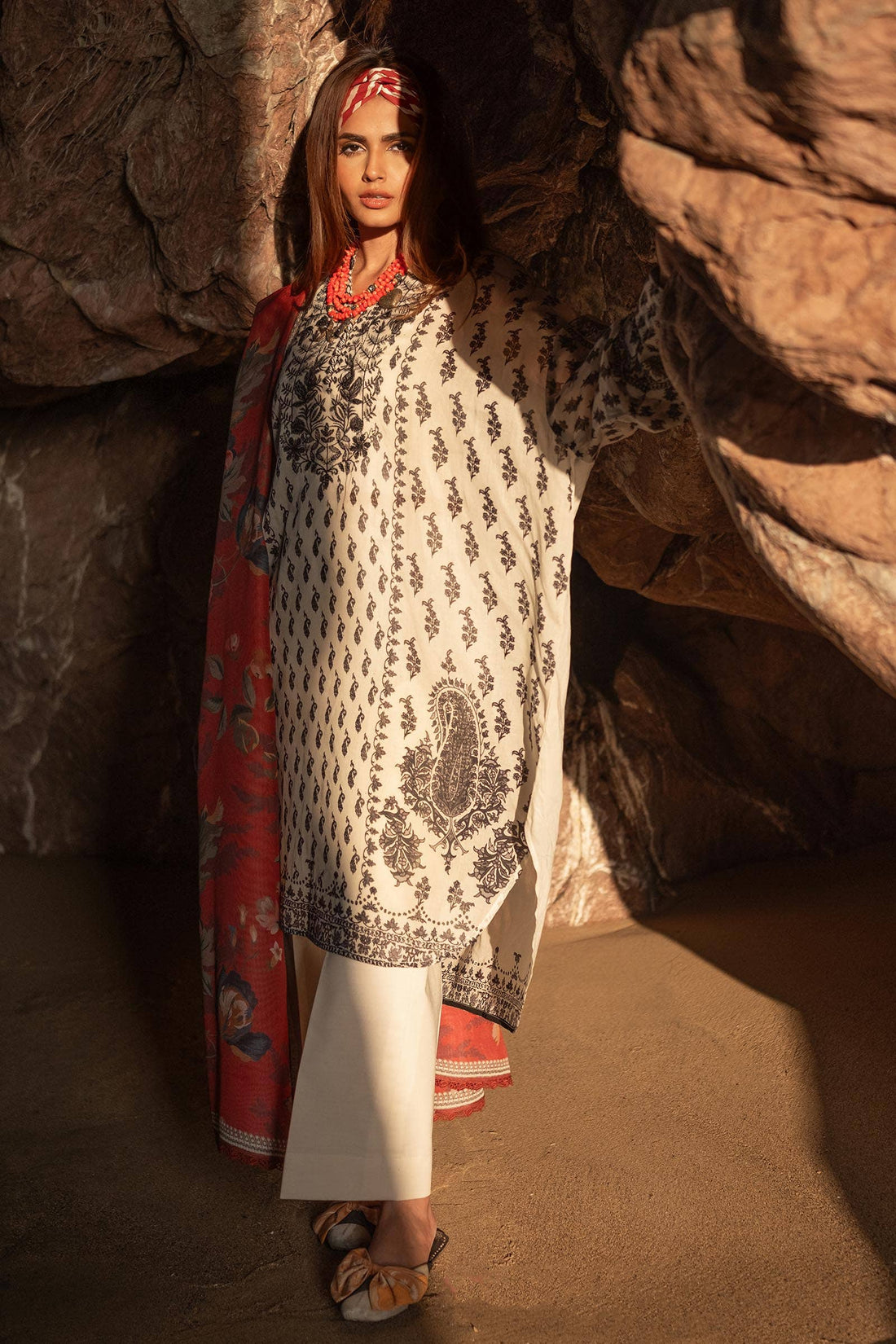 Sana Safinaz | Mahay Spring 24 | H241-006A-2BS - Pakistani Designer Dress - by Sana Safinaz | Type: Luxury - 100% Original at Saira Sultan