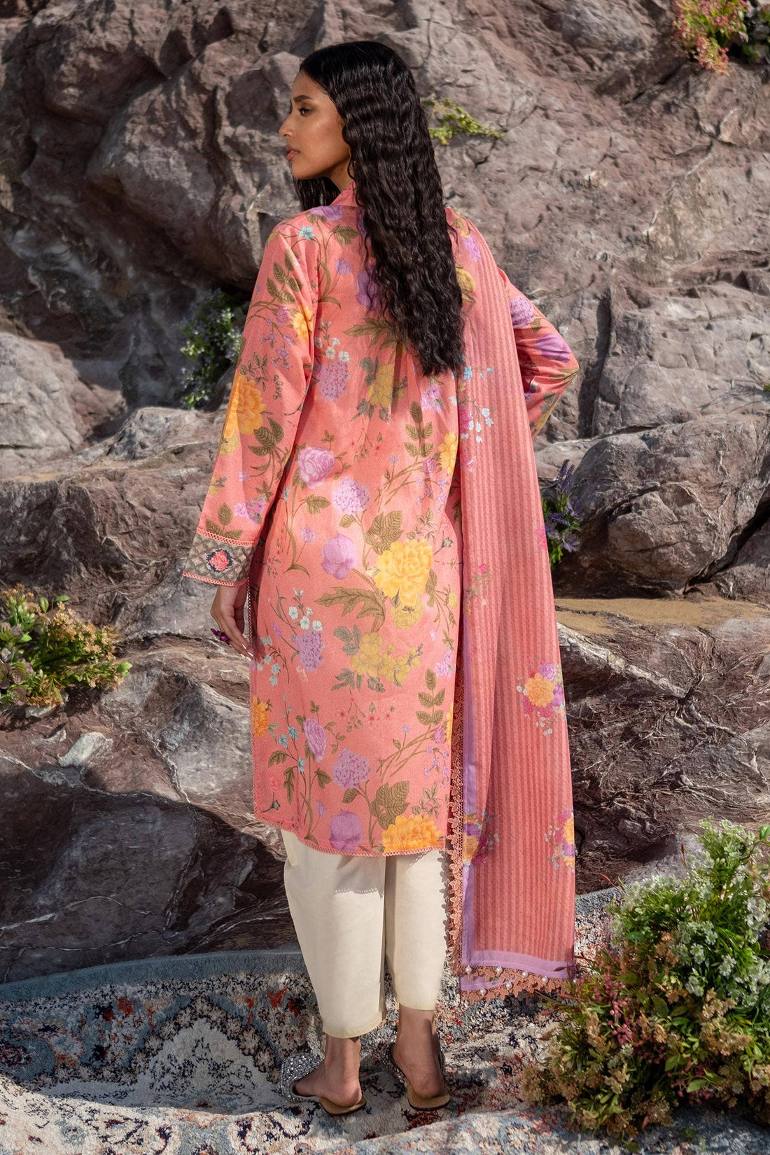Sana Safinaz | Mahay Spring 24 | H241-007A-2S - Pakistani Designer Dress - by Sana Safinaz | Type: Luxury - 100% Original at Saira Sultan
