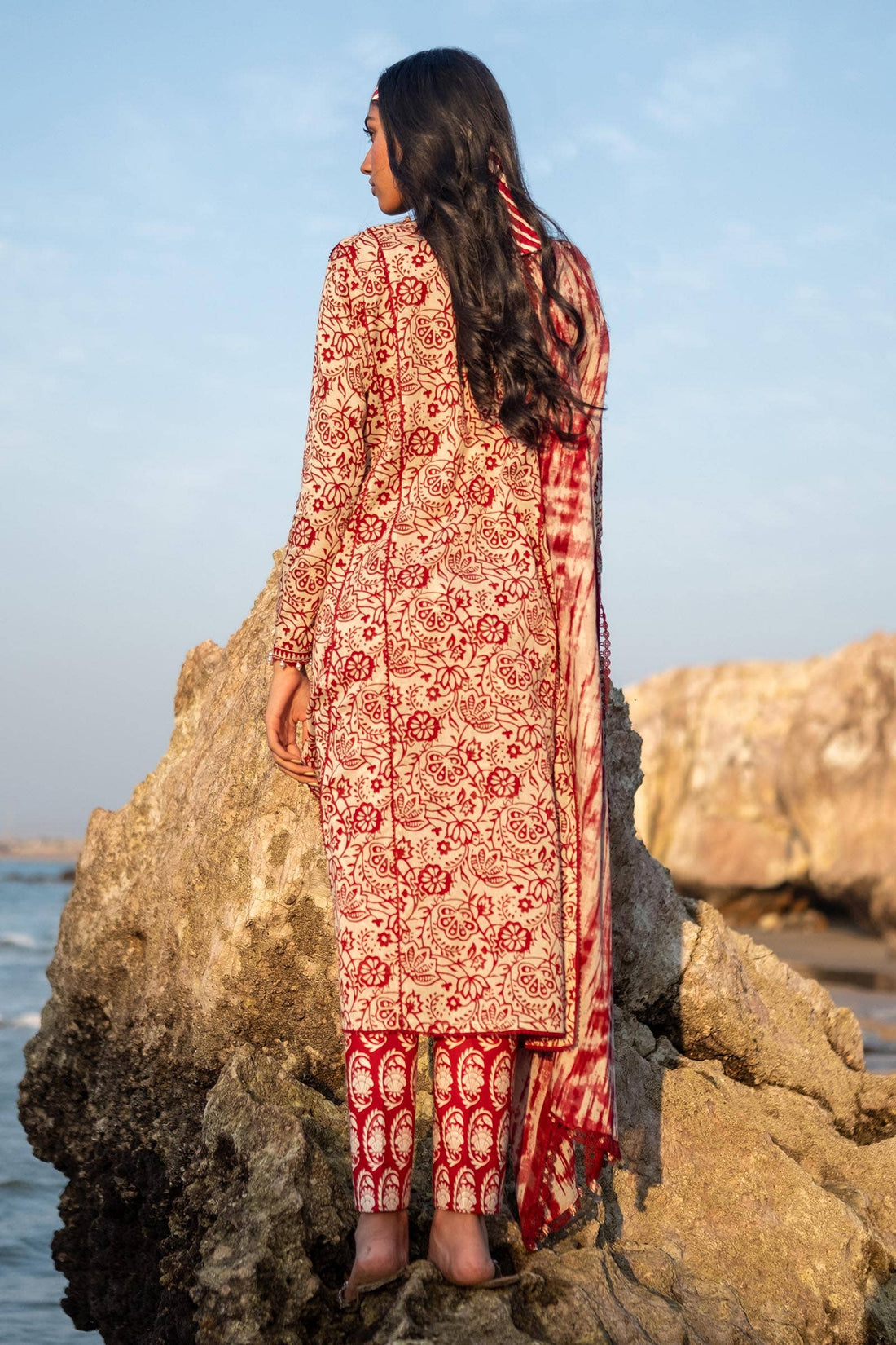 Sana Safinaz | Mahay Spring 24 | H241-008B-3CG - Pakistani Designer Dress - by Sana Safinaz | Type: Luxury - 100% Original at Saira Sultan