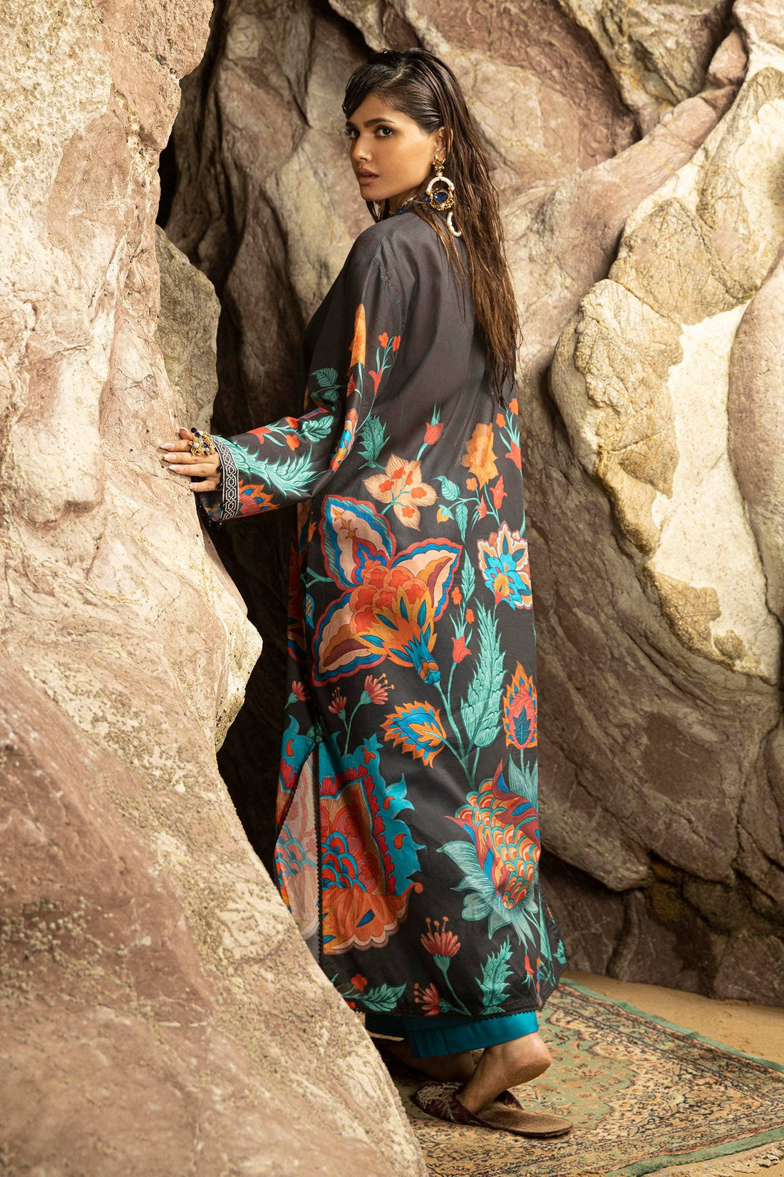 Sana Safinaz | Mahay Spring 24 | H241-011A-2C - Pakistani Designer Dress - by Sana Safinaz | Type: Luxury - 100% Original at Saira Sultan