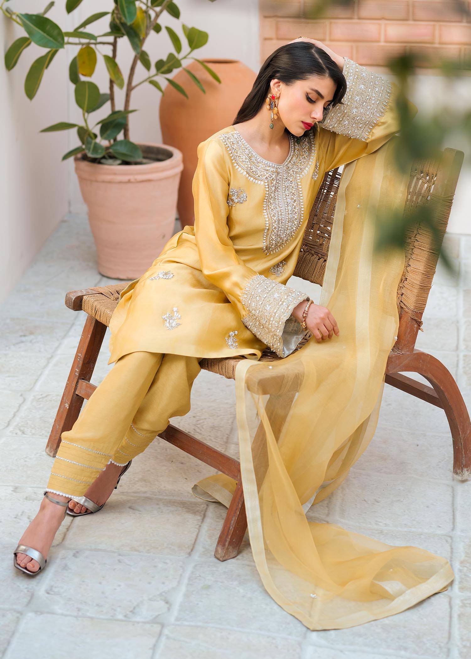 Mahum Asad | Raising The Bar | Bombshell - Pakistani Designer Dress - by Mahum Asad | Type: Formal - 100% Original at Saira Sultan