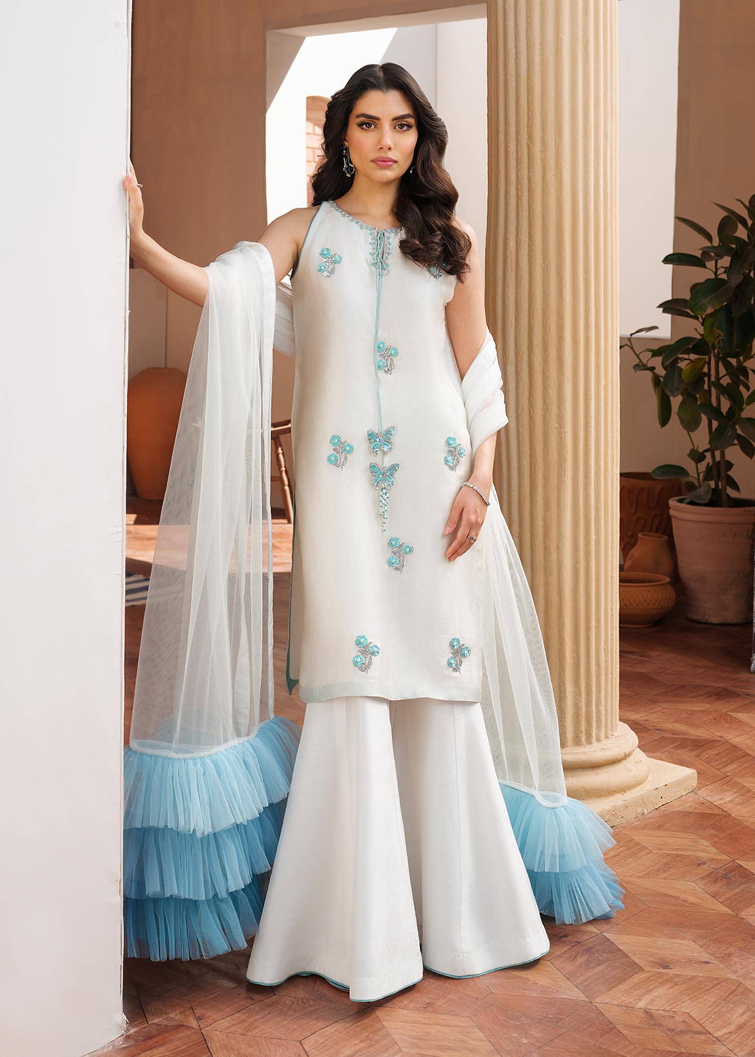 Mahum Asad | Raising The Bar | Trendsetter - Pakistani Designer Dress - by Mahum Asad | Type: Formal - 100% Original at Saira Sultan