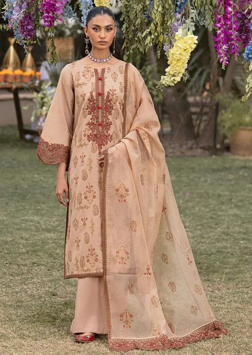 Mohagni | Muntazir Luxury Lawn 24 | CM-11 - Pakistani Designer Dress - by Mohagni | Type: Luxury - 100% Original at Saira Sultan