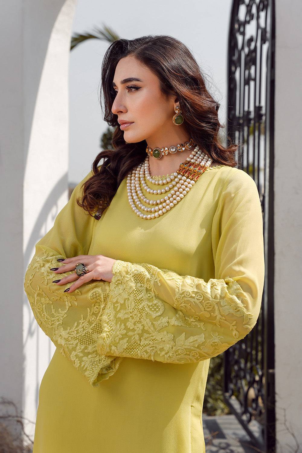 Nilofer Shahid | Verve Summer 24 | Evara (3pc)  Verve SS 24 - Pakistani Designer Dress - by Nilofer Shahid | Type: Formal - 100% Original at Saira Sultan