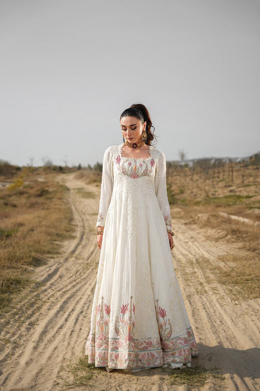 Nilofer Shahid | Verve Summer 24 | Kaira  Verve SS 24 - Pakistani Designer Dress - by Nilofer Shahid | Type: Formal - 100% Original at Saira Sultan