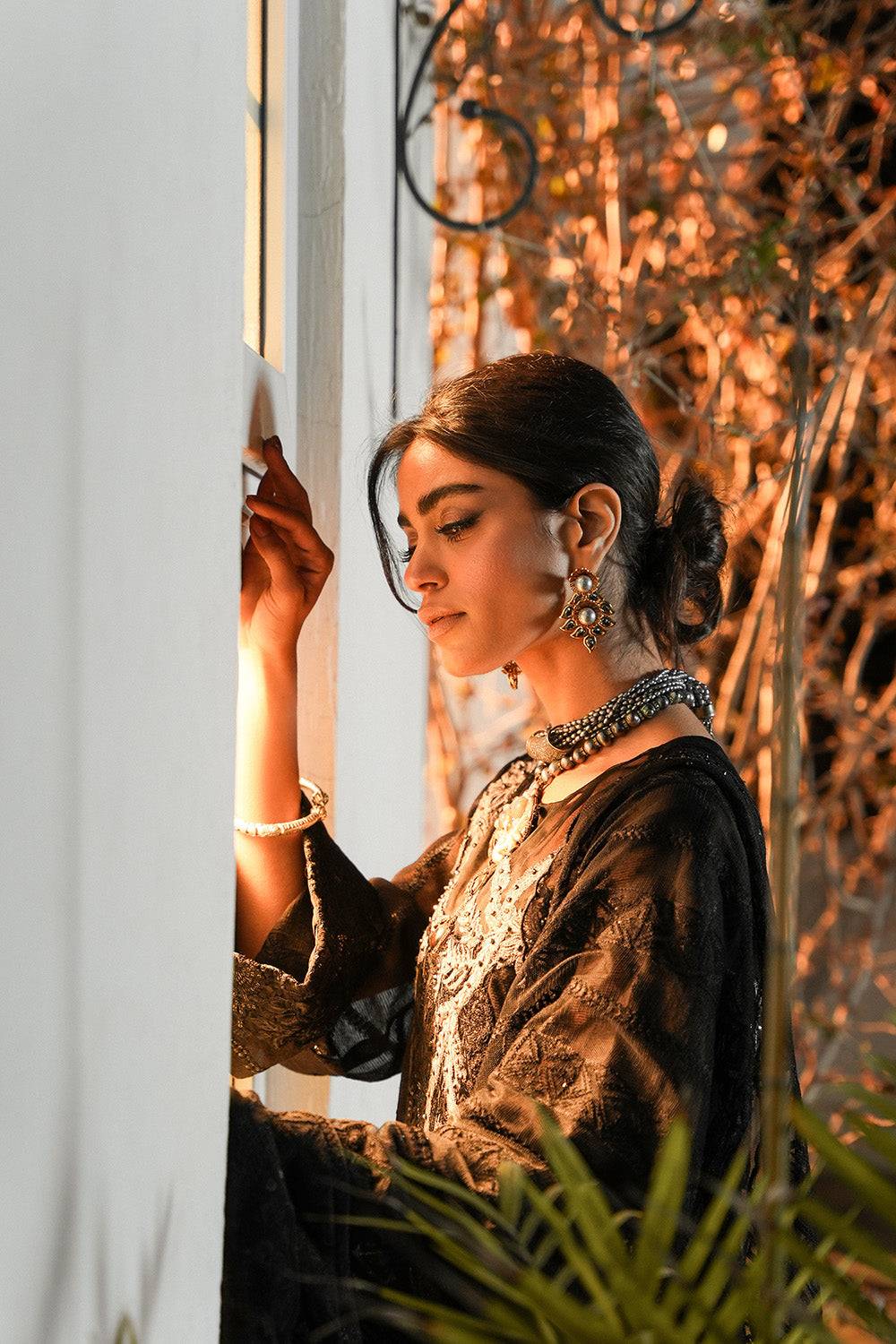 Nilofer Shahid | Verve Summer 24 | Amorist (3pc)- Verve SS 24 - Pakistani Designer Dress - by Nilofer Shahid | Type: Formal - 100% Original at Saira Sultan