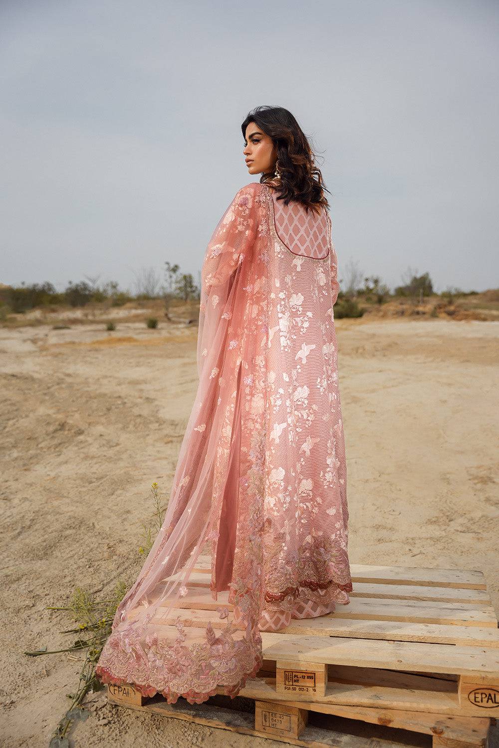 Nilofer Shahid | Verve Summer 24 | Sasha (3pc)  Verve SS 24 - Pakistani Designer Dress - by Nilofer Shahid | Type: Formal - 100% Original at Saira Sultan