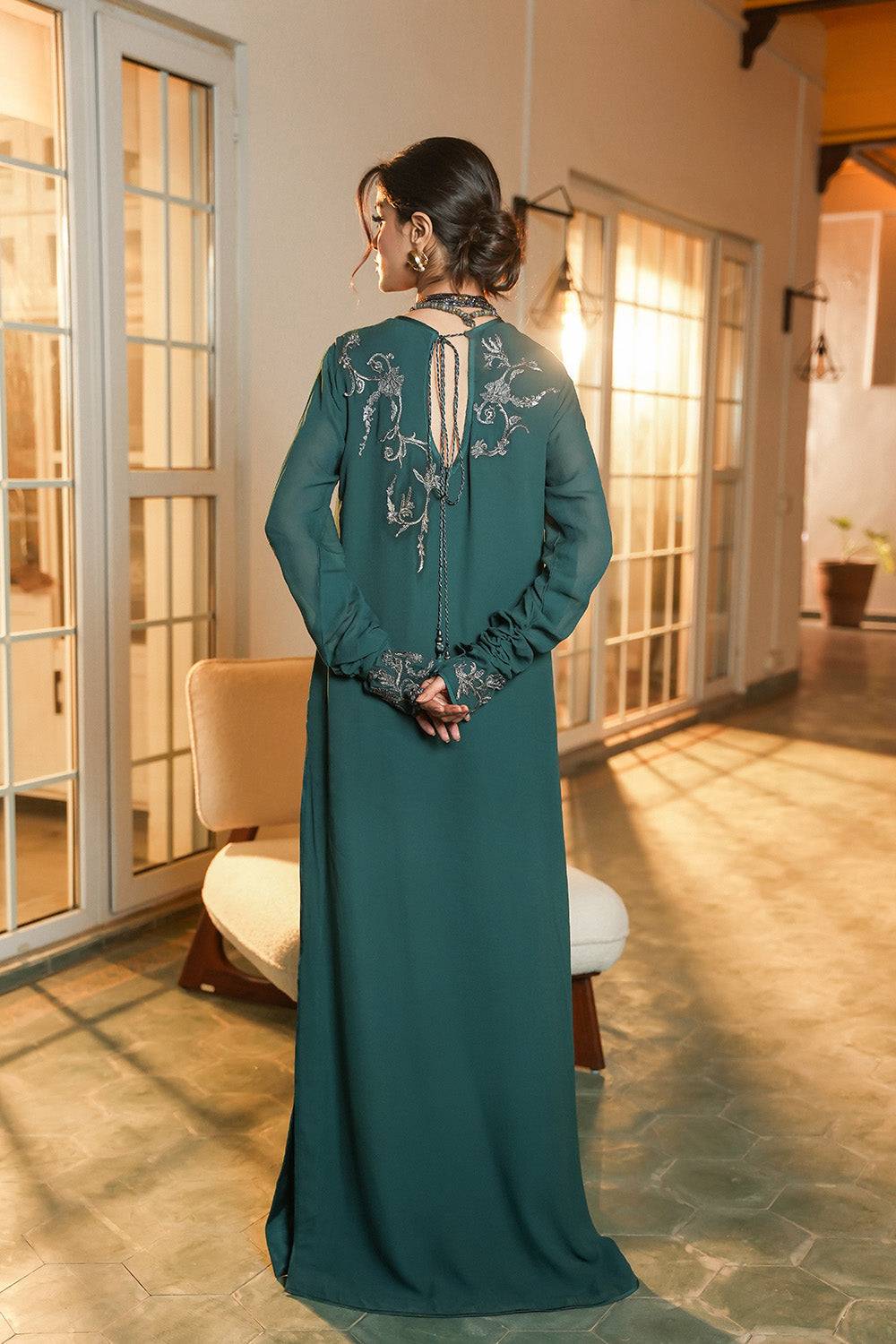 Nilofer Shahid | Verve Summer 24 | Sassy Spirit (3pc)  Verve SS 24 - Pakistani Designer Dress - by Nilofer Shahid | Type: Formal - 100% Original at Saira Sultan