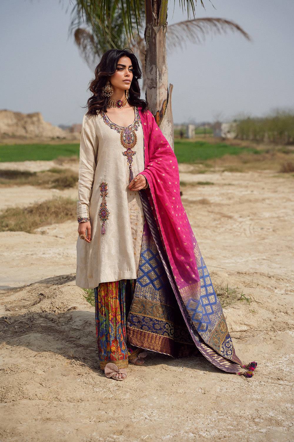 Nilofer Shahid | Verve Summer 24 | Verena (3pc)  Verve SS 24 - Pakistani Designer Dress - by Nilofer Shahid | Type: Formal - 100% Original at Saira Sultan