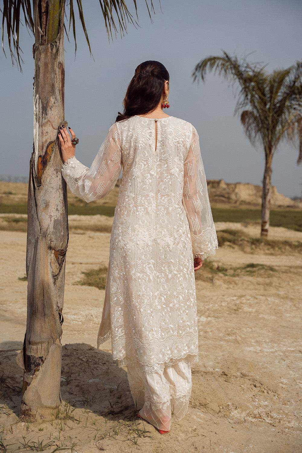 Nilofer Shahid | Verve Summer 24 | Anastasia (3pc)  Verve SS 24 - Pakistani Designer Dress - by Nilofer Shahid | Type: Formal - 100% Original at Saira Sultan
