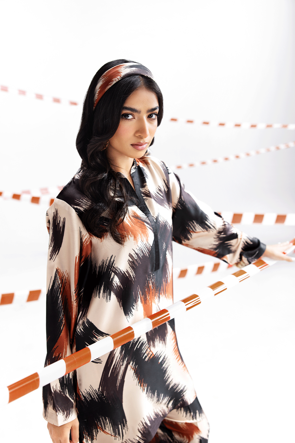 Afsanah | The Print Edit | SANDSHELL AP-116 L Black Silk