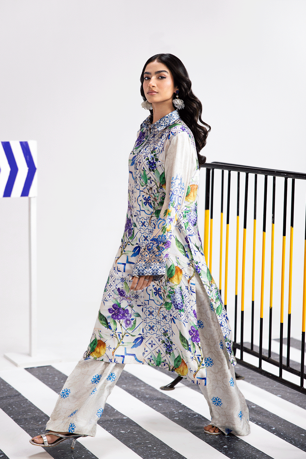 Afsanah | The Print Edit | SUMMER GLORY (extended shirt) AP-105 M Off White Silk
