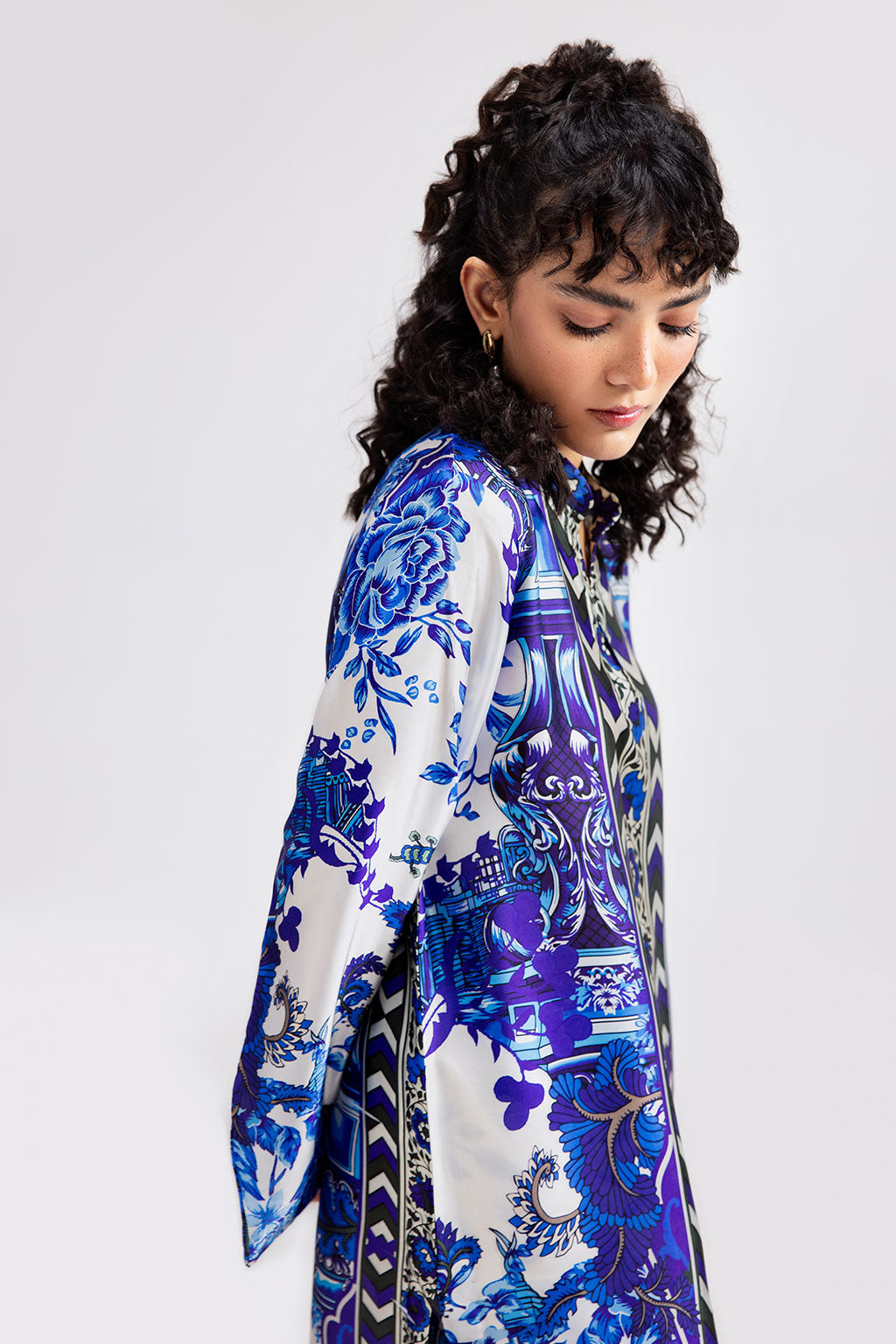 Afsanah | The Print Edit | ORCHE BLOOM (extended shirt) AP-112 M Blue Silk