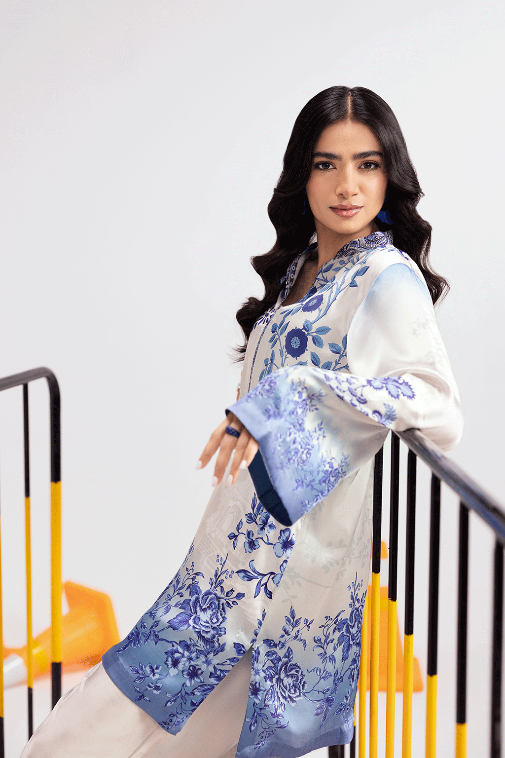 Afsanah | The Print Edit | AFSANAH STATEMENT AP-102 M Pearl White Silk