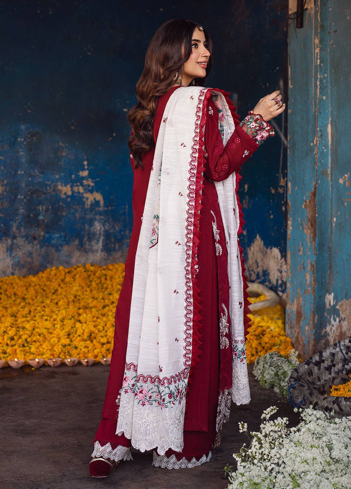 Sahane | Sahakari Chikankari Lawn Edit 24 | Gulaab - Pakistani Designer Dress - by Sahane | Type: Luxury - 100% Original at Saira Sultan