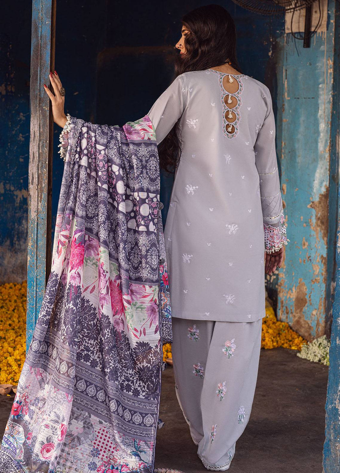 Sahane | Sahakari Chikankari Lawn Edit 24 | Dastaan - Pakistani Designer Dress - by Sahane | Type: Luxury - 100% Original at Saira Sultan