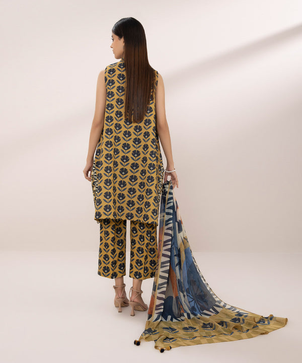 Sapphire | Eid Collection | D102 - Pakistani Designer Dress - by Sapphire | Type: Luxury - 100% Original at Saira Sultan