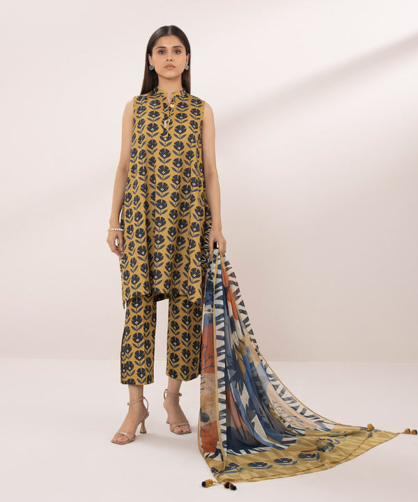 Sapphire | Eid Collection | D102 - Pakistani Designer Dress - by Sapphire | Type: Luxury - 100% Original at Saira Sultan