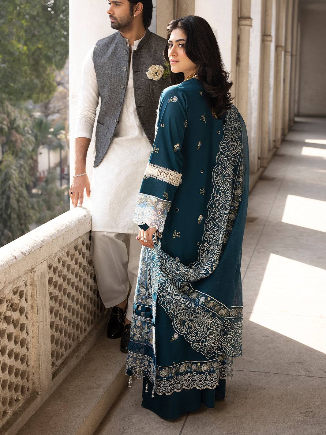 Mahnur | Mahrukh Luxury Lawn 24 | SERENE - Pakistani Designer Dress - by Mahnur | Type: Luxury - 100% Original at Saira Sultan