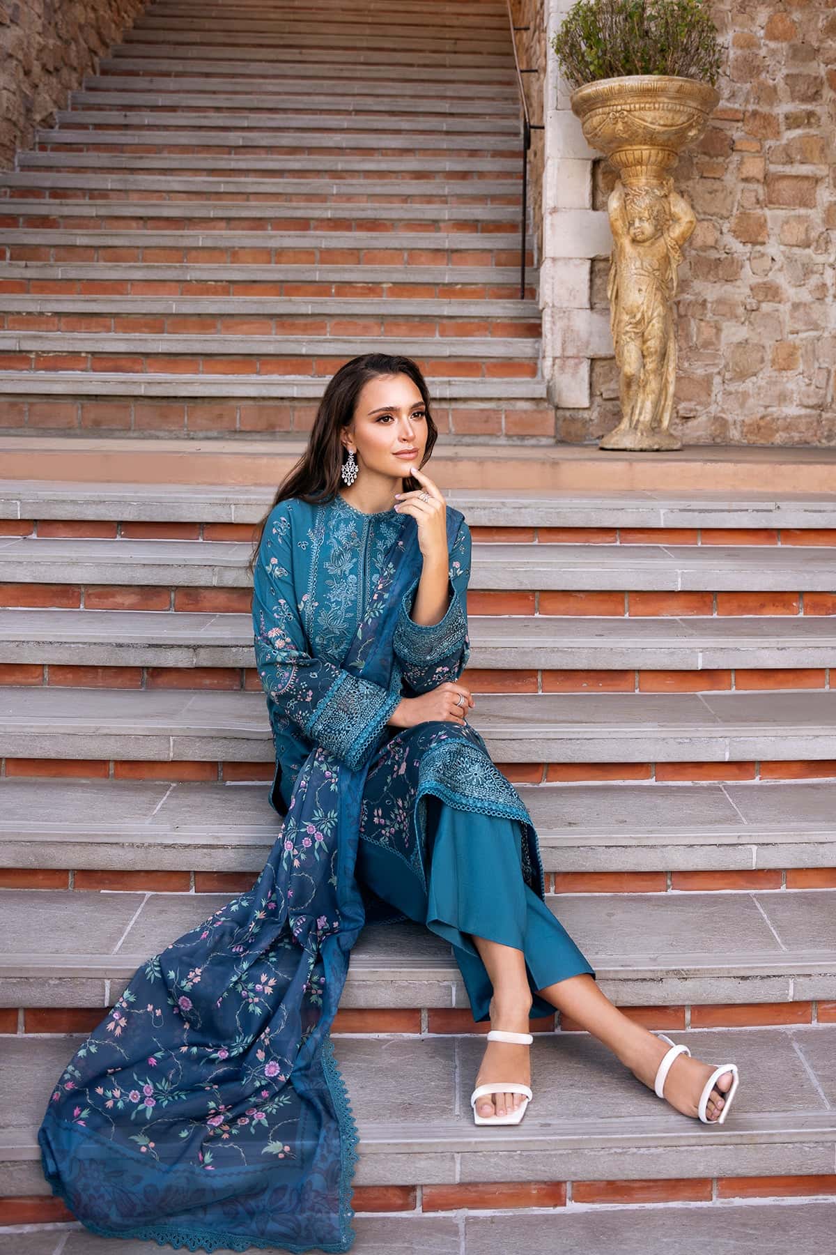 Afrozeh | Damask The Holiday Edit 25 | Rosheen B XL Zinc Lawn