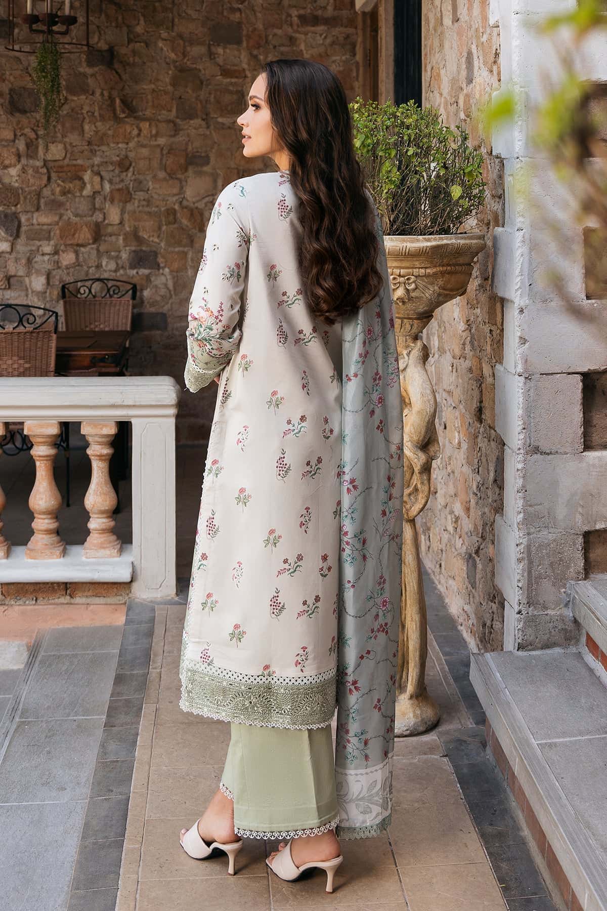 Afrozeh | Damask The Holiday Edit 25 | Rosheen A S Off White Lawn