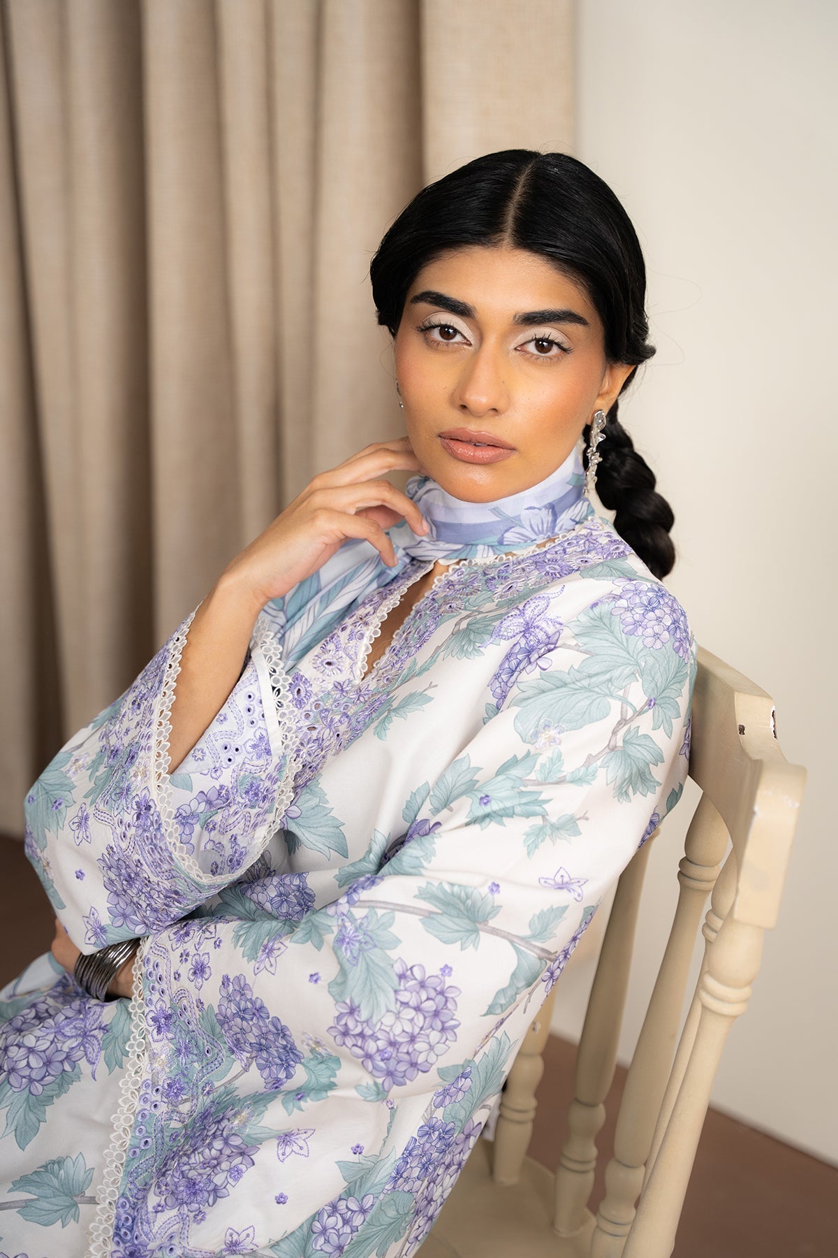 Ayzel | The Bare Minimum | BLOOMSWAY M Ivory Lawn