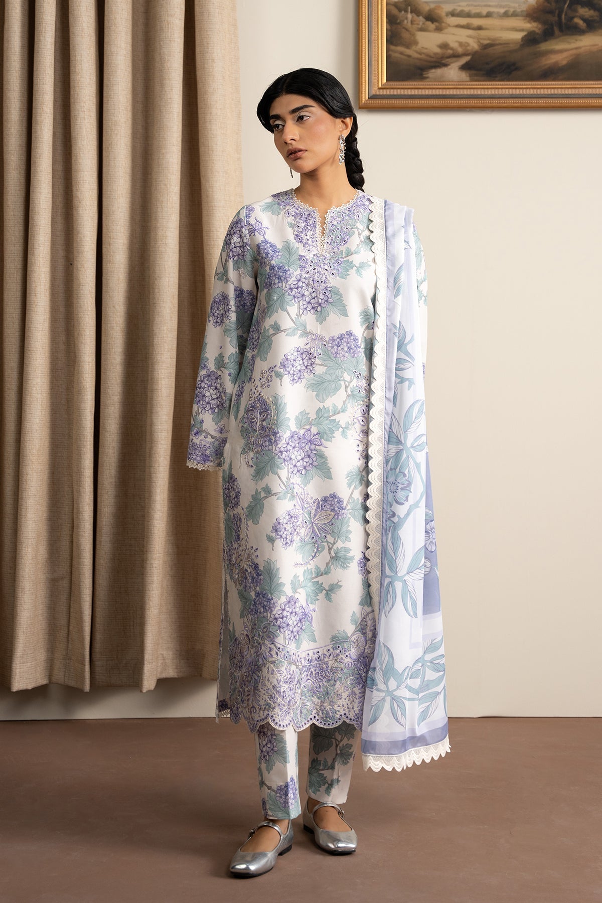 Ayzel | The Bare Minimum | BLOOMSWAY XS Ivory Lawn