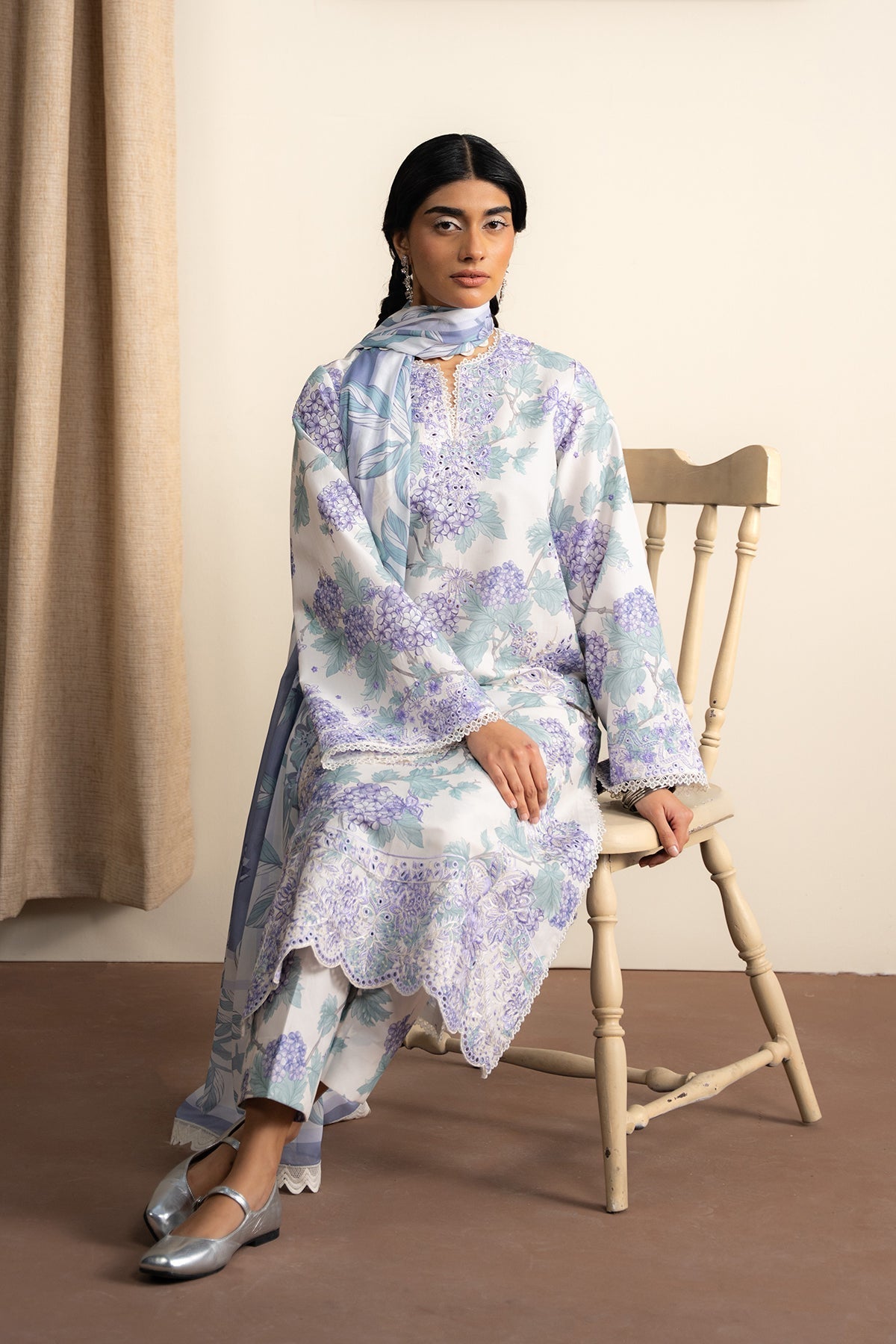 Ayzel | The Bare Minimum | BLOOMSWAY L Ivory Lawn