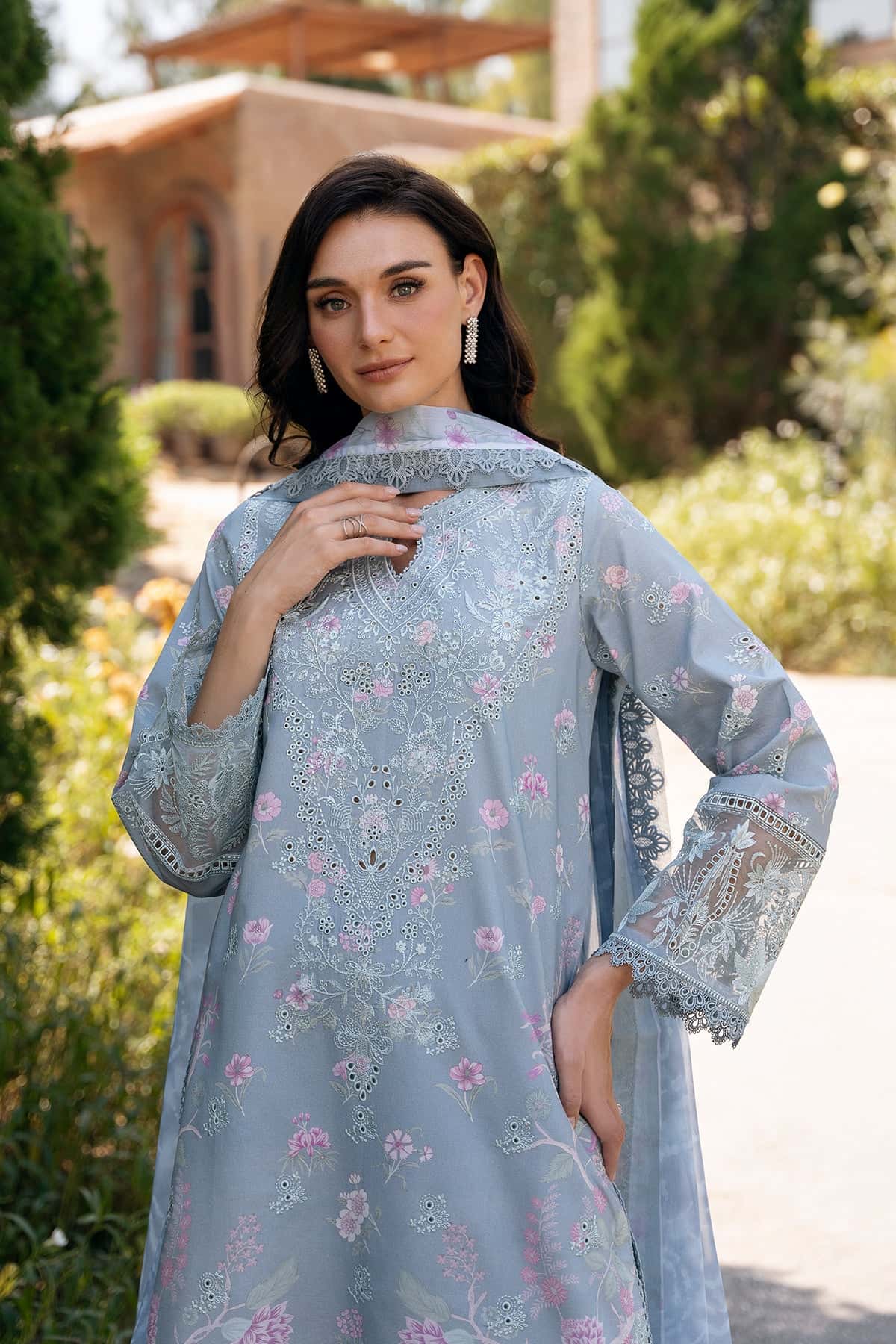 Afrozeh | Damask The Holiday Edit 25 | Maelis B M Gray Lawn