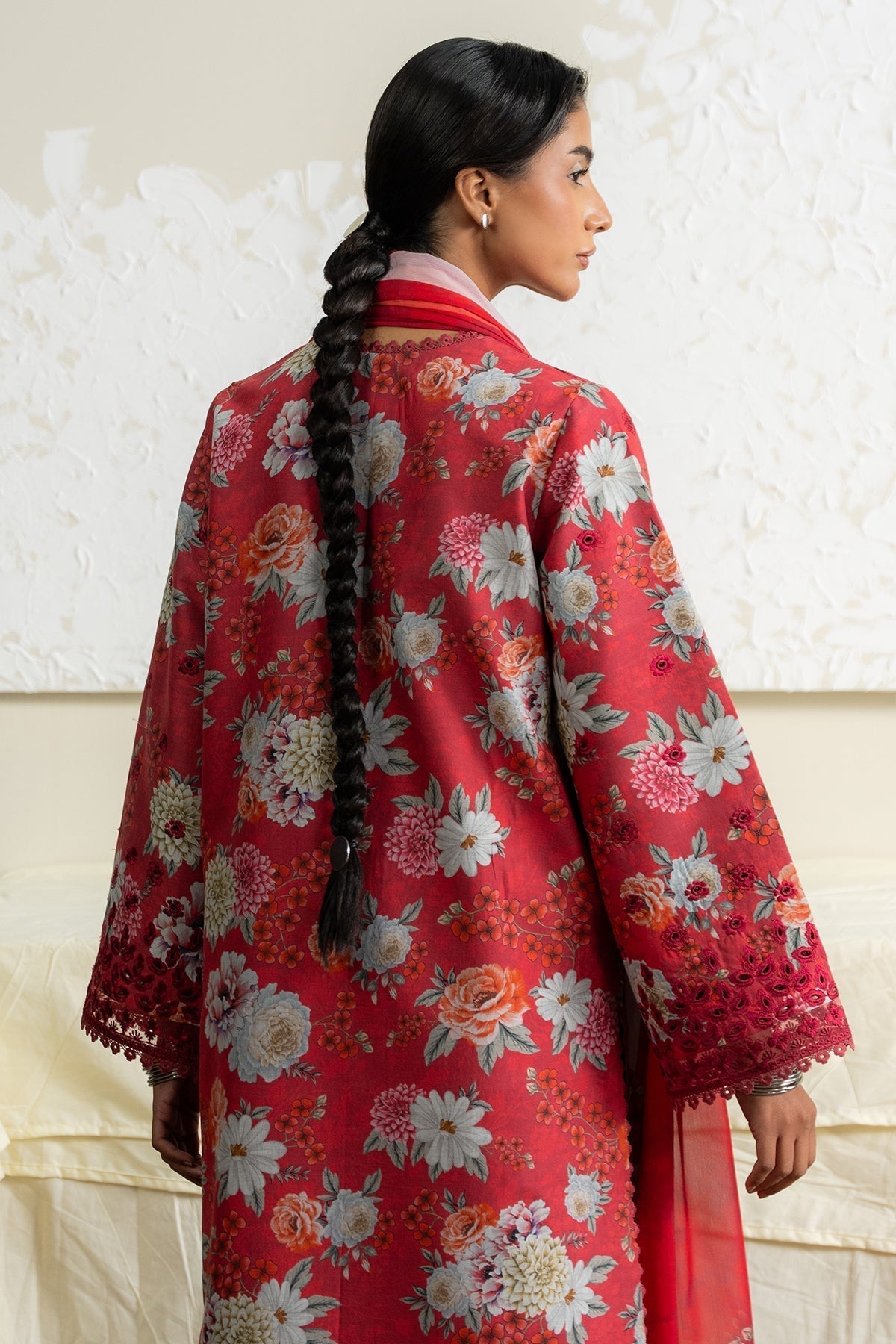 Ayzel | The Bare Minimum | HONEYROSE M Haute Red Lawn