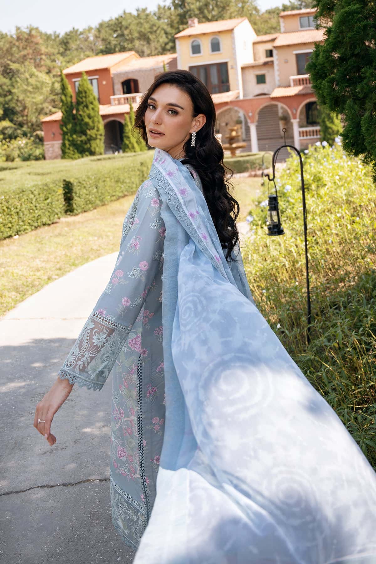 Afrozeh | Damask The Holiday Edit 25 | Maelis B L Gray Lawn