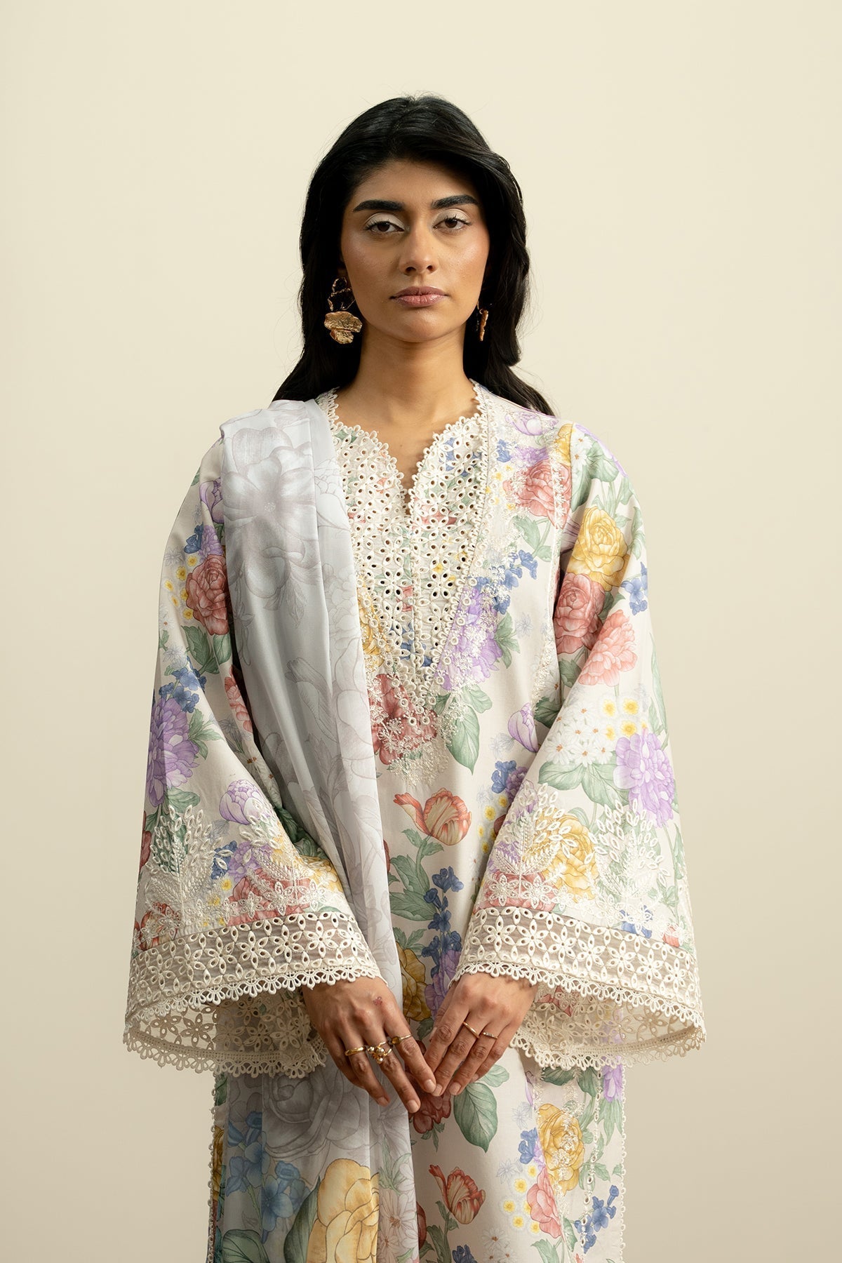 Ayzel | The Bare Minimum | VELOURIA M Ivory Lawn