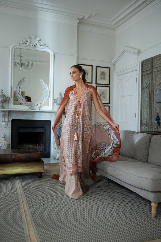 Sobia Nazir | Luxury Lawn 24 | DESIGN 5B - Pakistani Designer Dress - by Sobia Nazir | Type: Luxury - 100% Original at Saira Sultan