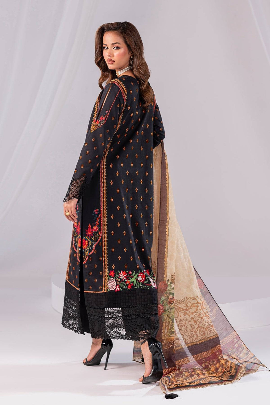 Imrozia Premium | Noor 25 | SP-63 YUSRA - Pakistani Designer Dress - by Imrozia Premium | Type: Ladies Clothes - 100% Original at Saira Sultan